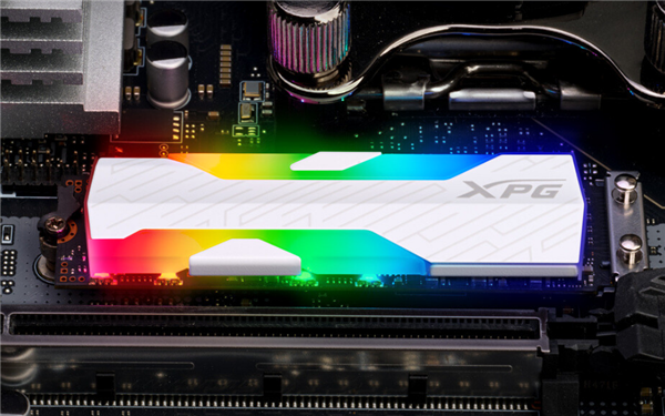 用户彻底绝望！威刚Q4净利暴涨12倍 董事长定调：今年只涨不跌