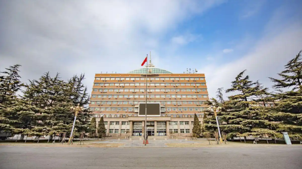 AI冲击大学教育太震撼！中国传媒大学砍掉16个本科专业 直言教育要面向人机分工时代